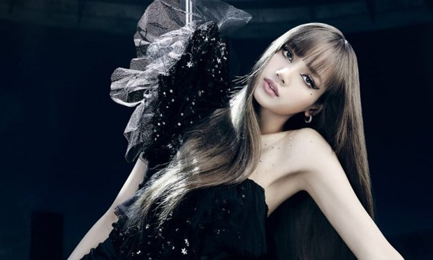 Rộ thông tin Lisa Blackpink kí hợp đồng với Columbia Records
