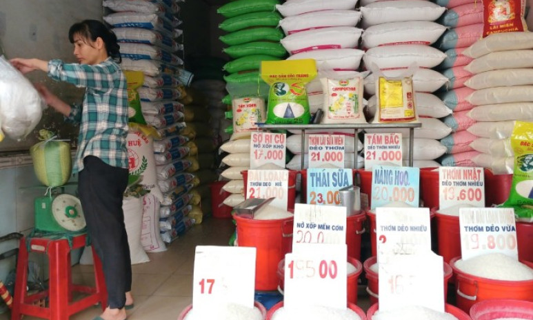 Giá gạo Việt lội ngược dòng thế giới