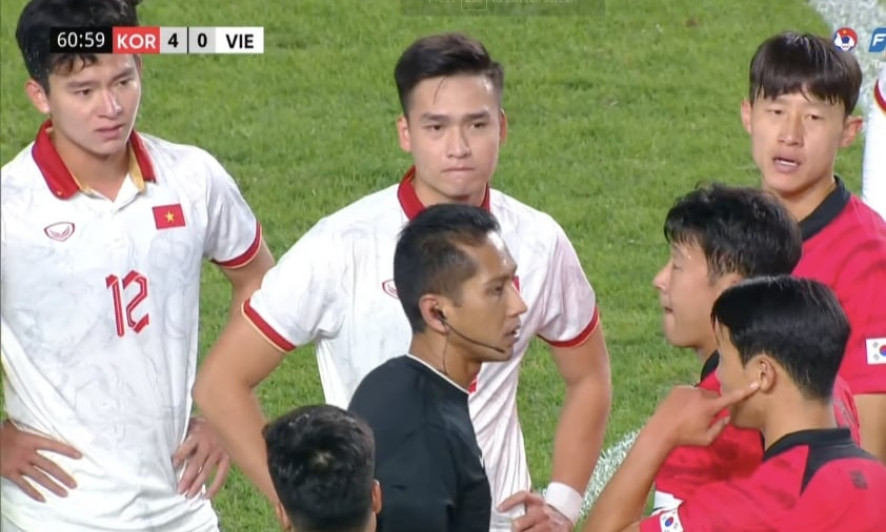 Son Heung Min xin xóa thẻ đỏ cho Bùi Hoàng Việt Anh