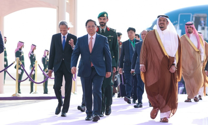 Thủ tướng Phạm Minh Chính tới Thủ đô Riyadh, bắt đầu chuyến công tác tại Saudi Arabia