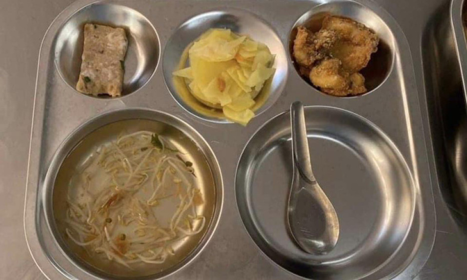 Suất ăn bán trú 32.000 đồng gây xôn xao: Tạm dừng bếp ăn từ ngày 19/10