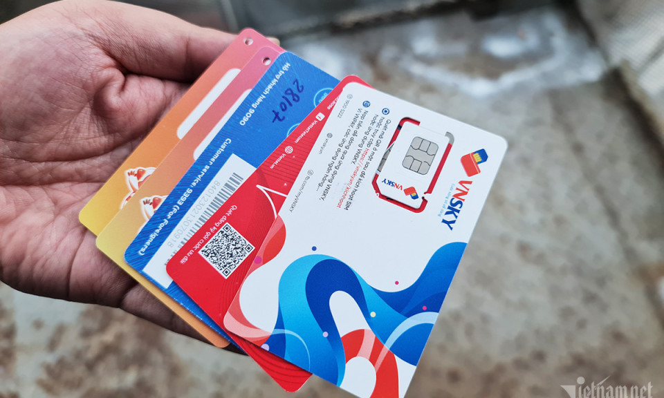 Đại lý ngang nhiên dùng thiết bị kích hoạt SIM, trách nhiệm nhà mạng ở đâu?