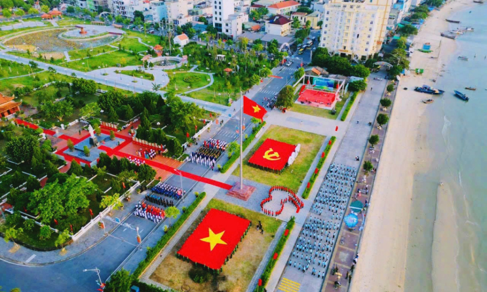 Quang Ninh looks toward the 60th founding anniversary
