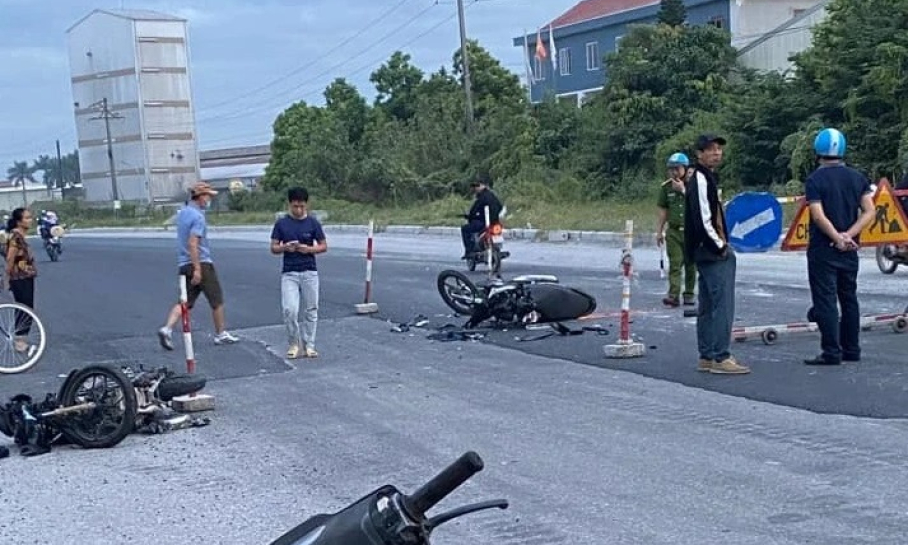 Hưng Yên: Hai xe máy đấu đầu lúc sáng sớm, một người tử vong