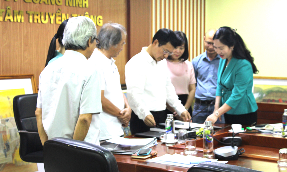 Chấm chung khảo tác phẩm văn học, nghệ thuật Cuộc thi Sáng tác các tác phẩm văn học, nghệ thuật, báo chí kỷ niệm 60 năm Ngày thành lập tỉnh