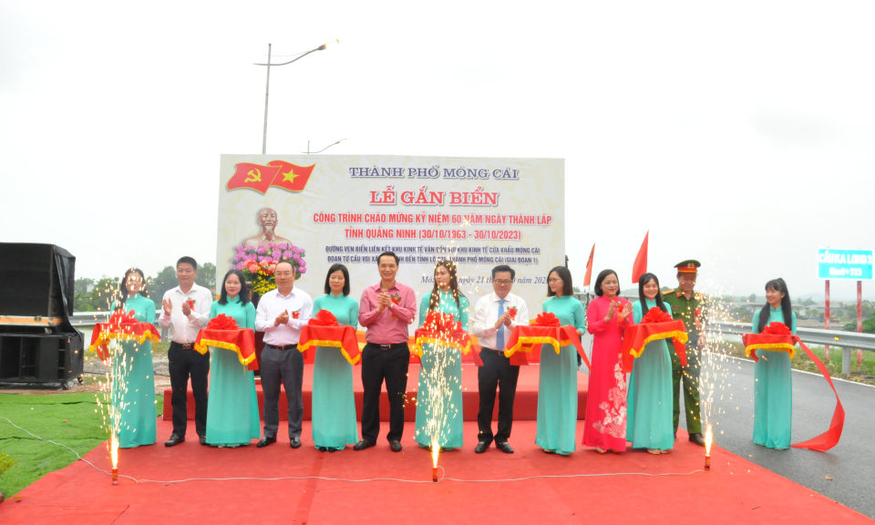 Móng Cái: Gắn biển 3 công trình chào mừng kỷ niệm 60 năm Ngày thành lập tỉnh