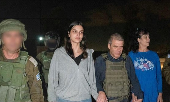 Xung đột Hamas-Israel: Hamas trả tự do cho 2 con tin người Mỹ