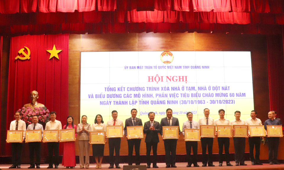 Tổng kết xóa nhà ở tạm, nhà dột nát và biểu dương các mô hình, phần việc tiêu biểu