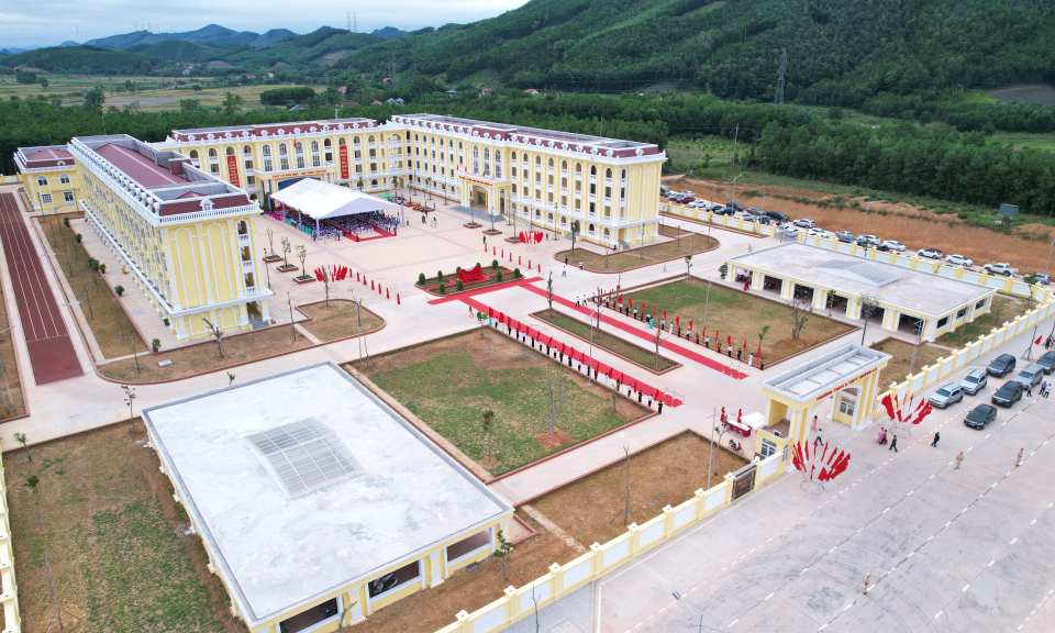 Những công trình của ý Đảng, lòng dân