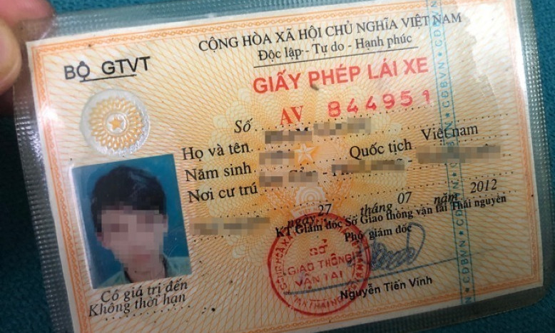 Giảm phí đổi giấy phép lái xe, cấp hộ chiếu trực tuyến