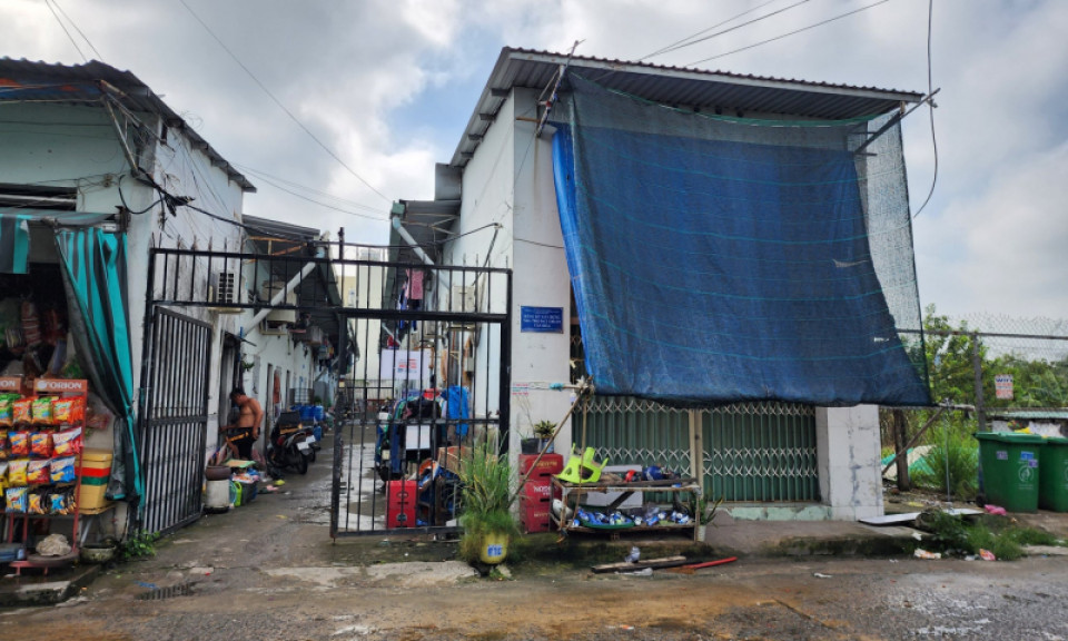 Chú rể rủ bạn về xóm trọ nhậu, bị giang hồ chém nhập viện