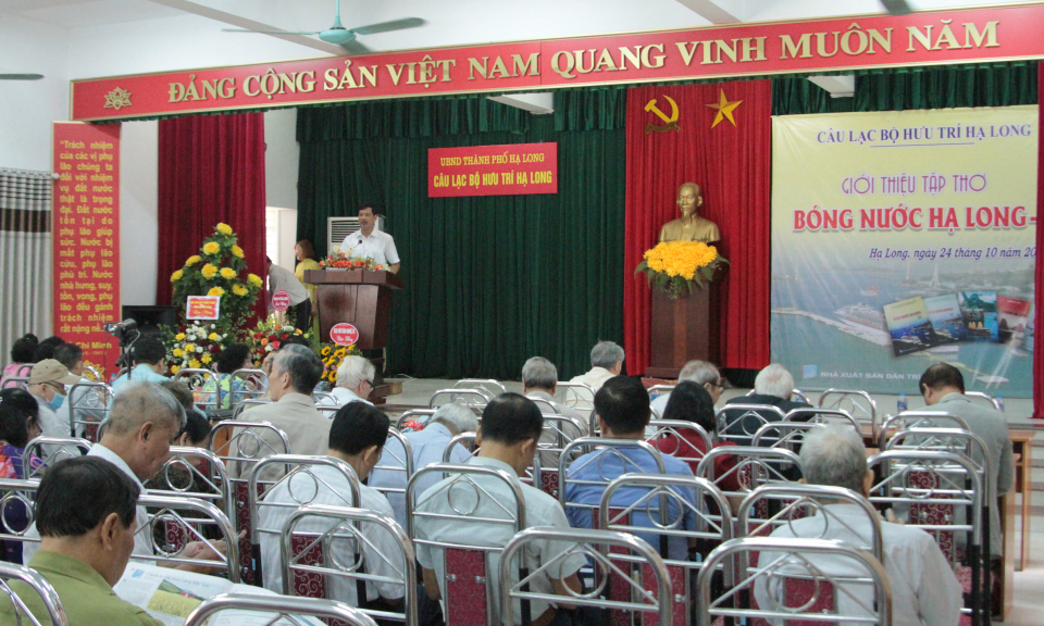 Ra mắt tập thơ "Bóng nước Hạ Long"