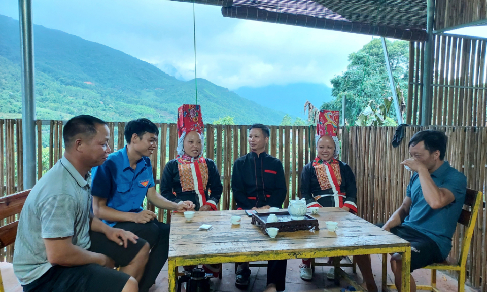 Phát huy vai trò người có uy tín trong vùng đồng bào DTTS
