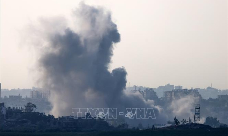 Tiếp diễn các cuộc tấn công quy mô lớn tại Dải Gaza và Bờ Tây