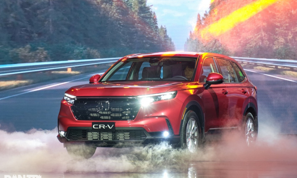 Honda CR-V 2024 chốt giá từ 1,1 tỷ đồng, đắt hơn Mazda CX-5 hay Tucson