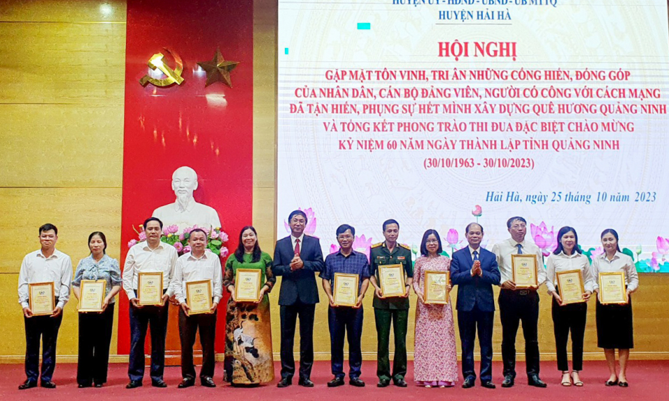 Hải Hà: Gặp mặt, tôn vinh các tập thể, cá nhân tiêu biểu nhân kỷ niệm 60 năm Ngày thành lập tỉnh