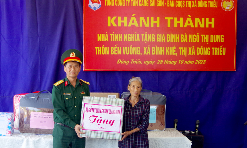 Khánh thành, bàn giao nhà tình nghĩa cho gia đình có công với cách mạng