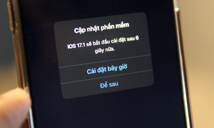 iOS 17.1 phát hành, sửa lỗi bóng mờ màn hình