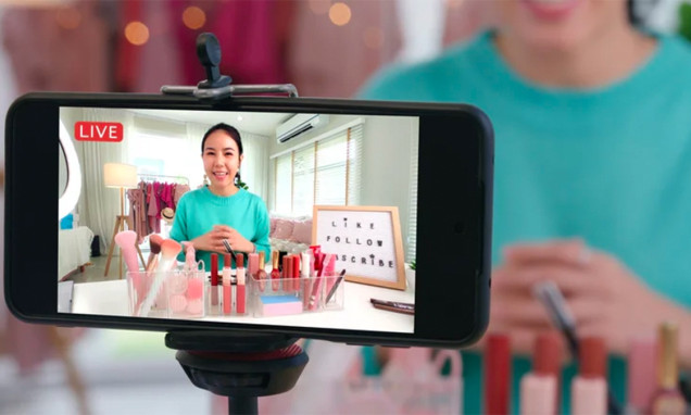 Cách dùng điện thoại chạy Android 14 làm webcam
