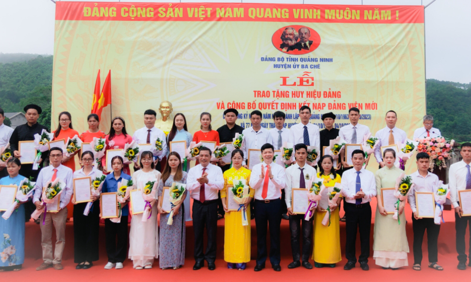 Tự hào lớp đảng viên 60 năm