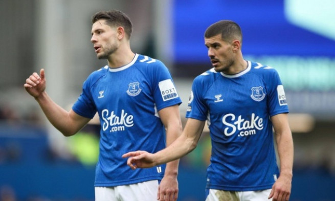 CLB Premier League nguy cơ bị trừ 12 điểm