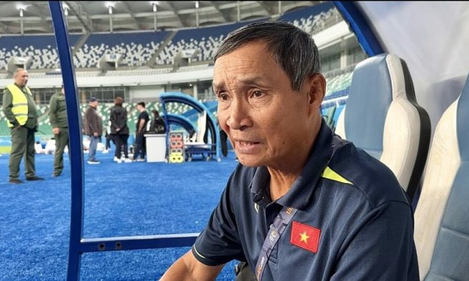 HLV Mai Đức Chung xin lỗi khi thua Uzbekistan