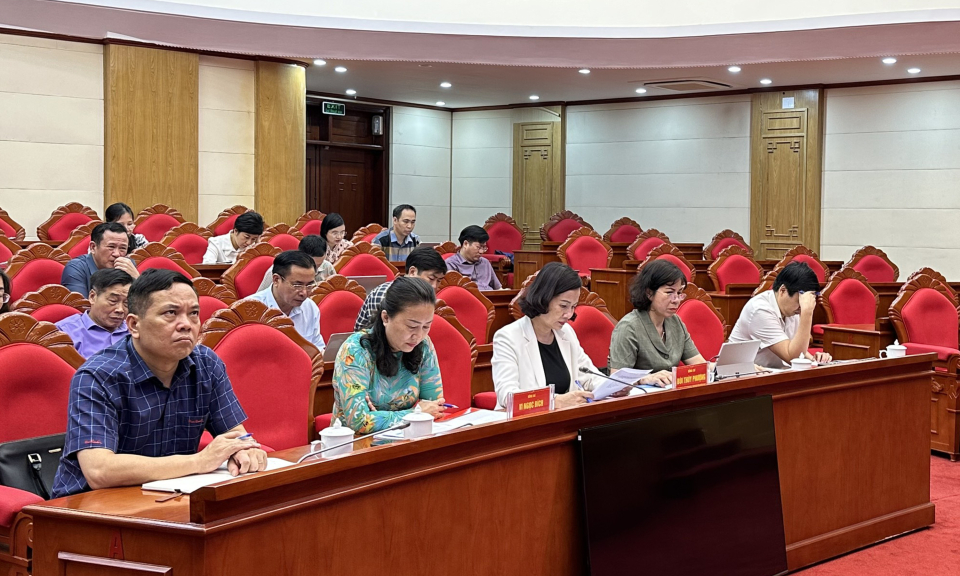 Hội nghị đóng góp ý kiến vào dự thảo quy định về đảng đoàn, ban cán sự đảng cấp tỉnh