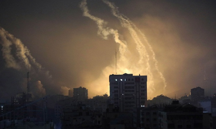 Hamas sẵn sàng phản công tổng lực, Israel tấn công 150 mục tiêu dưới lòng đất