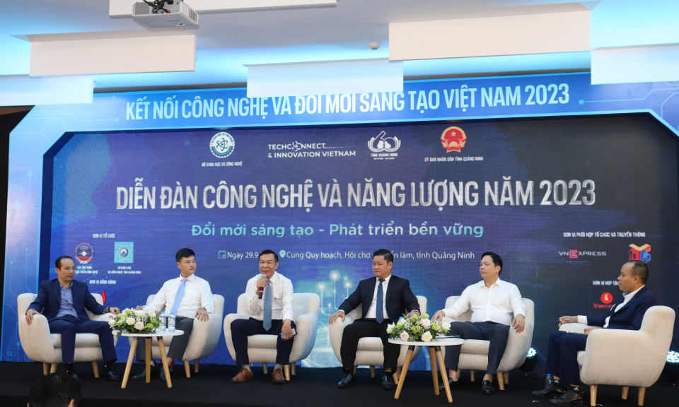 Phát triển nguồn năng lượng sạch, năng lượng tái tạo