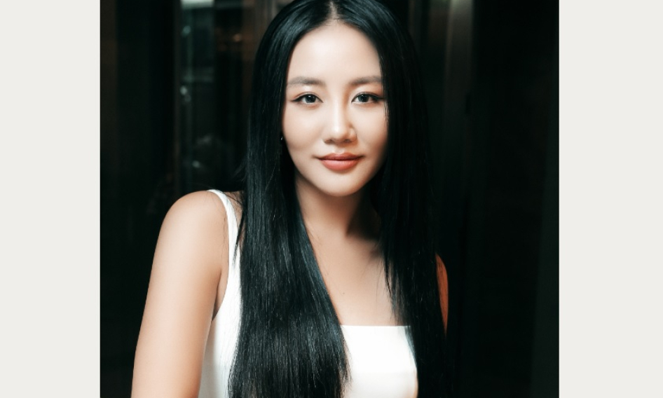 Văn Mai Hương: 'Mẹ giục tôi cắt duyên âm để chuyện tình suôn sẻ'