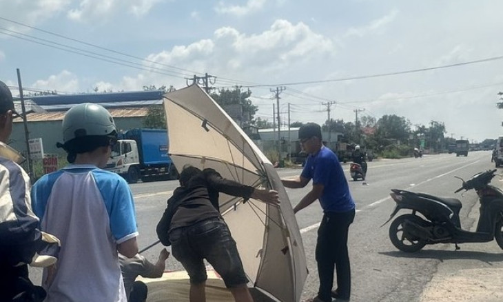 Bé gái lớp 3 gặp nạn tử vong trên đường về, tài xế xe tải trốn khỏi hiện trường