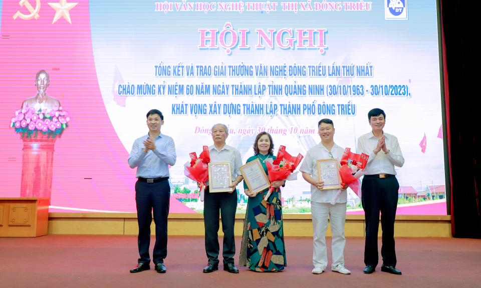 Trao Giải thưởng Văn nghệ Đông Triều lần thứ nhất