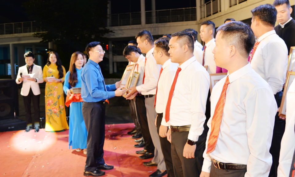Tỉnh Đoàn: Tuyên dương 60 đảng viên trẻ làm kinh tế giỏi, 30 tập thể, 60 cán bộ ĐVTN tiêu biểu