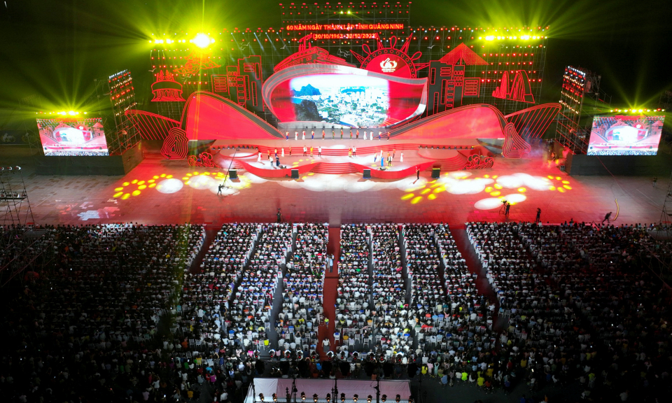 Đắm say trong đêm nhạc “Quảng Ninh - Hành trình khát vọng” 