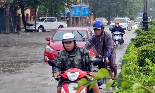 Phía Đông Bắc Bộ ngày nắng, đêm có mưa vài nơi