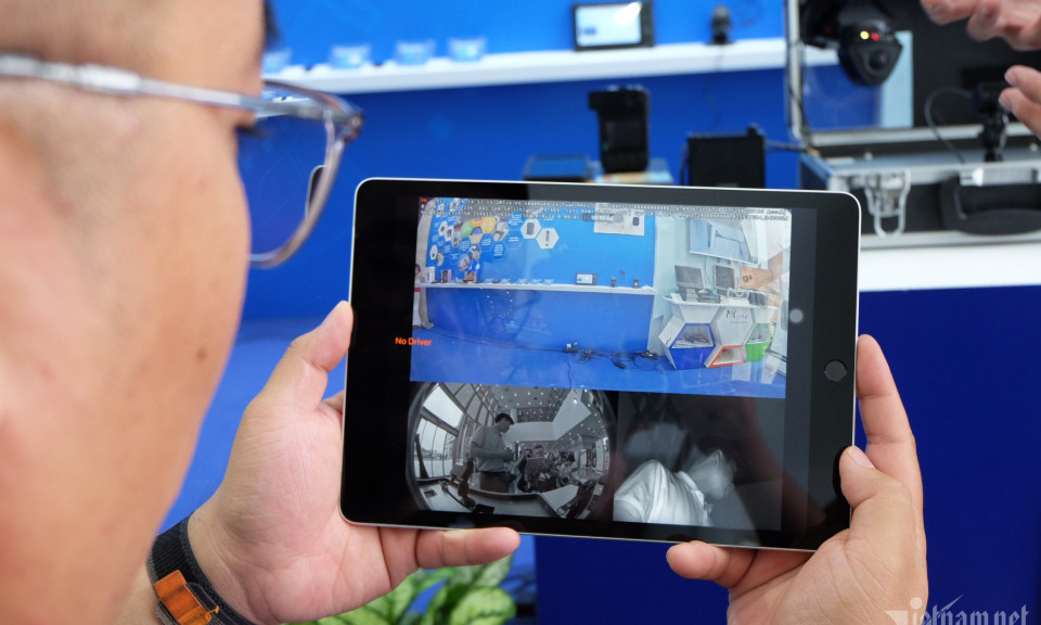 Sản xuất thành công camera thông minh gắn người dùng cho công an, bảo vệ