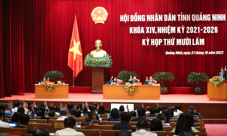 Quyết nghị nhiều chính sách quan trọng phù hợp với thực tiễn