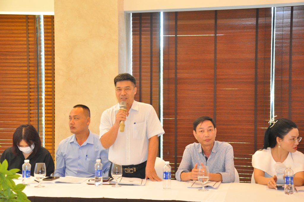 Đại diện Công ty TNHH Âu Lạc Quảng Ninh tham gia ý kiến tại hội nghị.