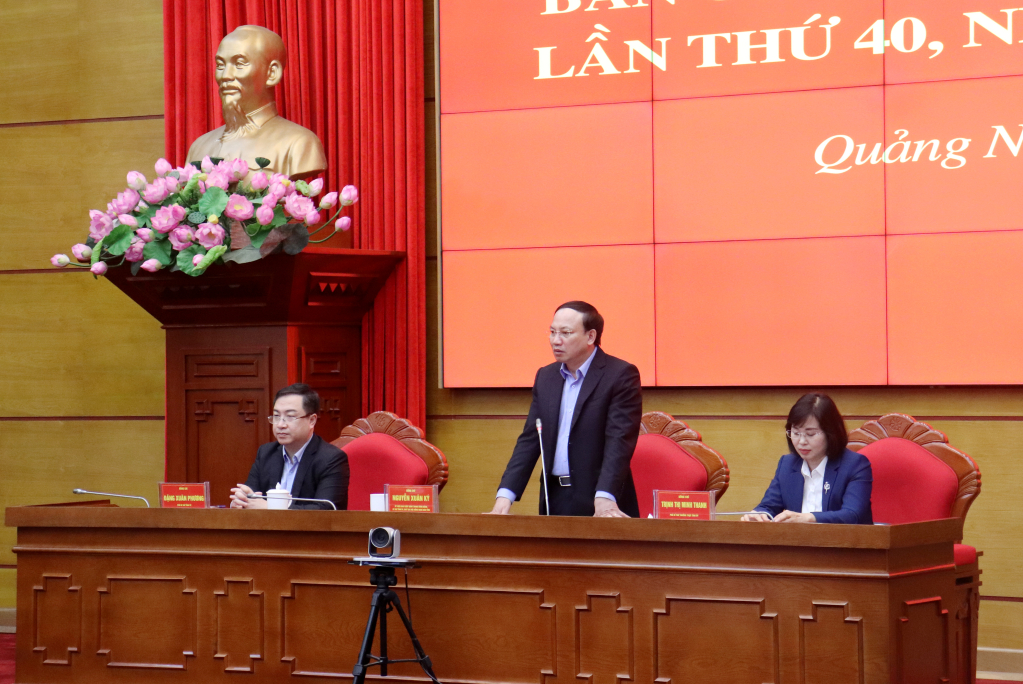 Đồng chí Nguyễn Xuân Ký, Ủy viên Trung ương Đảng, Bí thư Tỉnh ủy, Chủ tịch HĐND tỉnh, phát biểu tại hội nghị Ban Chấp hành Đảng bộ tỉnh lần thứ 40.