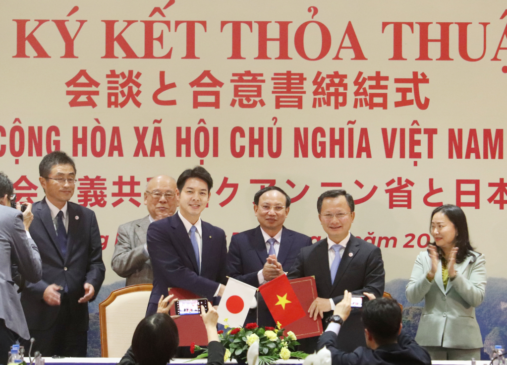 Tỉnh Quảng Ninh (Việt Nam) và tỉnh Hokkaido (Nhật Bản) đã tiến hành ký kết thỏa thuận hợp tác.