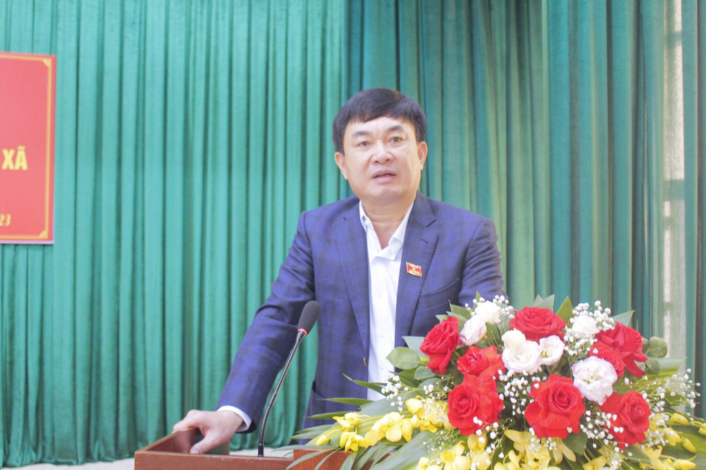 Đồng chí Ngô Hoàng Ngân - Bí thư Đảng ủy, Chủ tịch HĐTV Tập đoàn công nghiệp than - khoáng sản Việt Nam phát biểu tại buổi tiếp xúc.