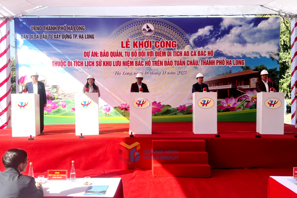 Lãnh đạo thành phố Hạ Long và phường Tuần Châu bấm núi khởi công dự án