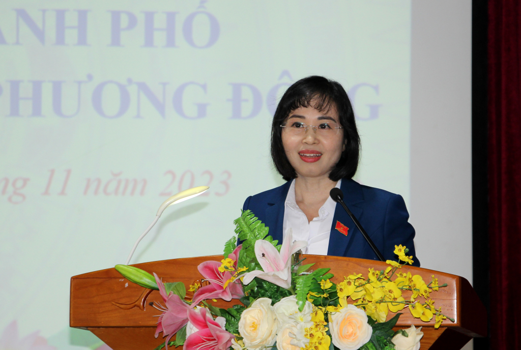 Đồng chí Trịnh Thị Minh Thanh, Phó Bí thư Thường trực Tỉnh ủy, Đại biểu HĐND tỉnh khóa XIV, phát biểu tại cuộc tiếp xúc.