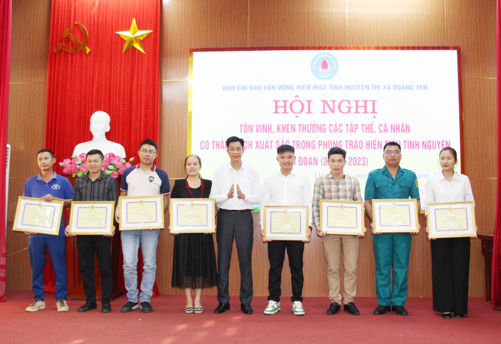 20 cá nhân, tình nguyện viên tiêu biểu được tôn vinh tại hội nghị.