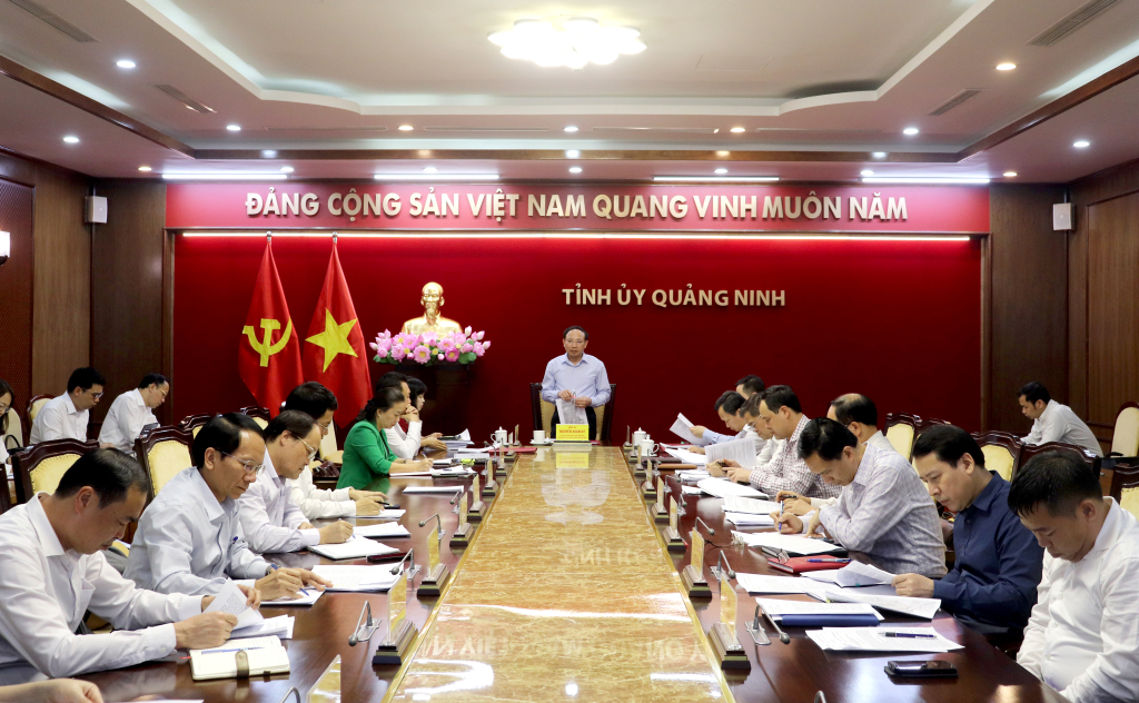 Đồng chí Nguyễn Xuân Ký, Ủy viên Trung ương Đảng, Bí thư Tỉnh ủy, Chủ tịch HĐND tỉnh kết luận cuộc họp.