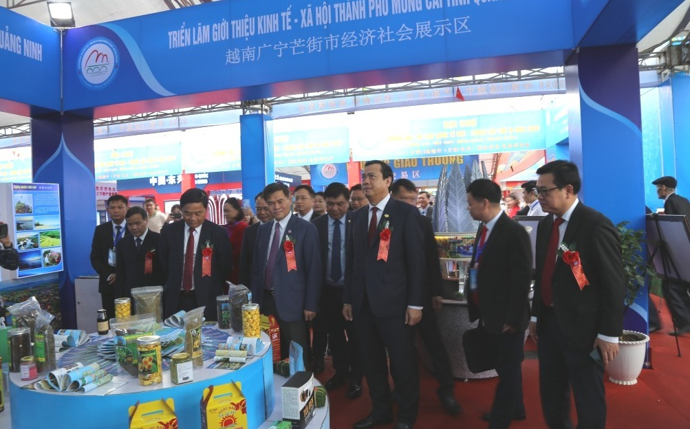 The annual fair is held alternately in Mong Cai and Dongxing city in the Chinese province of Guangxi under a cooperation agreement.