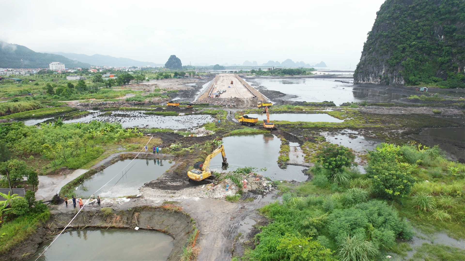 Dự án đường nối từ đường Vũng Đục, phường Cẩm Đông đến phường Cẩm Sơn có đi qua phần đất của gia đình ông Vũ Văn Thêm, phường Cẩm Đông, Cẩm Phả . Ảnh cơ sở.