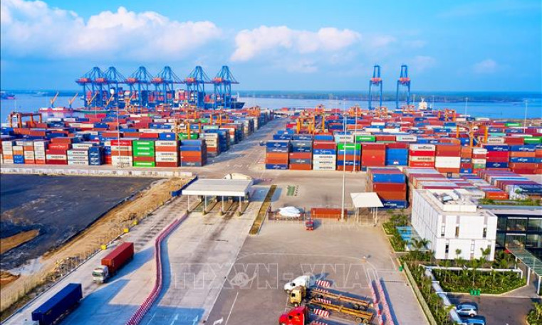 Xuất khẩu ngược dòng tăng tốc