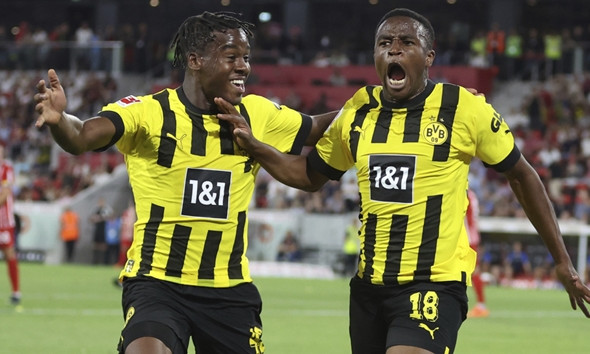 Dortmund đẩy đi 2 cái tên, “dọn chỗ” đón Sancho
