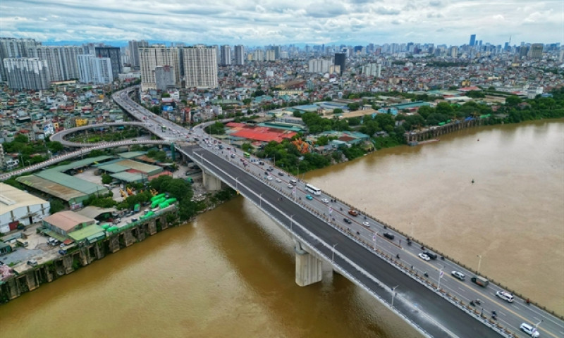 Hà Nội to build five bridges to develop urban areas along Hồng River